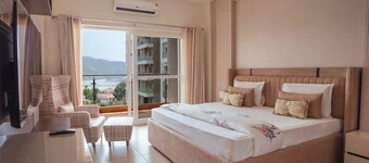 Luxury 4 Bedroom's Apartment