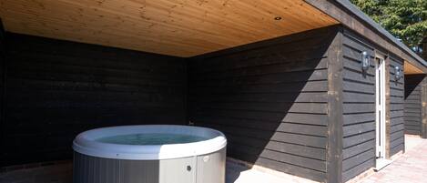 Cottage | Bain à remous extérieur