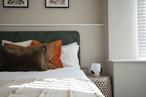 2 soverom, individuelt dekorert og individuelt innredet