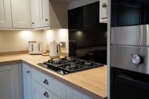 洗碗機、鍋具/餐盤/廚房用品