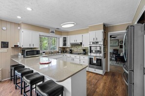 Private kitchen - Cosby Mountain Lodge minutes from Gatlinburg (Cosby)