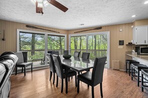 Interior - Cosby Mountain Lodge minutes from Gatlinburg (Cosby)