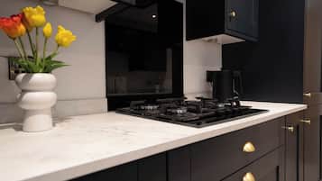 Dishwasher, cookware/dishes/utensils