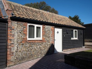 Exterior detail - Dunes Cottage (Lowestoft)