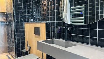 Dusche, Handtücher, Seife, Toilettenpapier