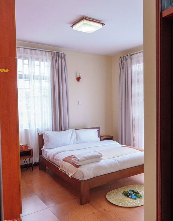 3 bedrooms, iron/ironing board, free WiFi, bed sheets