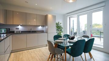 Apartment, River View | Private kitchen