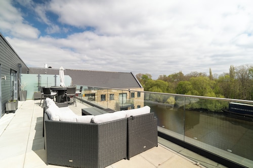 Serenity by the Water 3 bedroom London