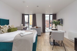 1 bedroom, iron/ironing board - Cable Street Serviced Apartments (Manchester)