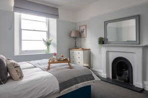 2 dormitorios, tabla de planchar con plancha, wifi gratis y ropa de cama