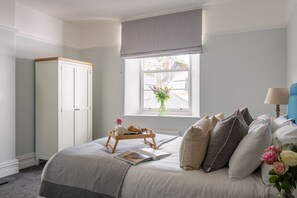 2 bedrooms, iron/ironing board, free WiFi, bed sheets - Waterside - an apartment that sleeps 4 guests in 2 bedrooms (Dartmouth)