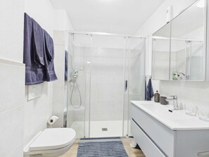 Hair dryer, towels, soap, toilet paper - 1 Curio Malcantone Charming Lodge (Curio)