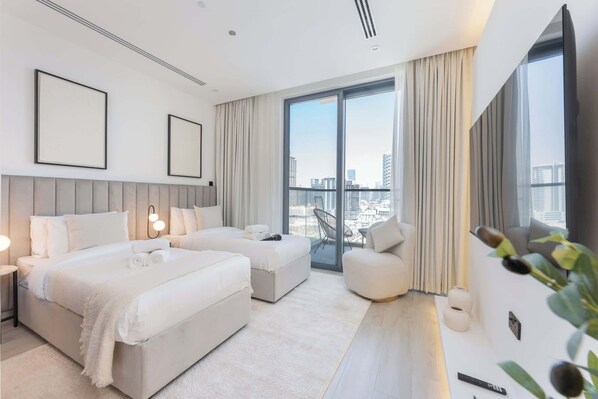 Iron/ironing board, WiFi