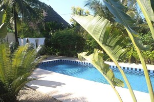Caja de seguridad en la habitación y cortinas blackout