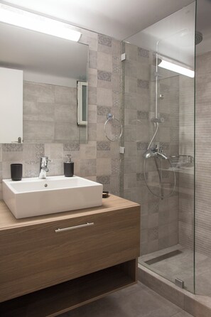 Standard Apartment, Garden View | Bathroom - Vol3 (Athens)