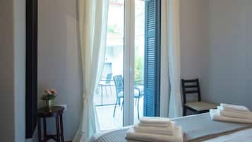 Apartamento standard, vista para o jardim | Terraço/pátio