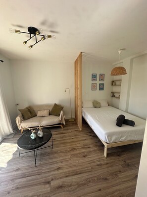 1 bedroom, WiFi, bed sheets