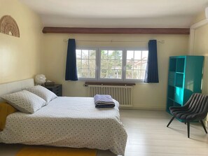 2 bedrooms, desk, iron/ironing board, travel cot