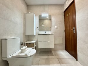 Shower, towels