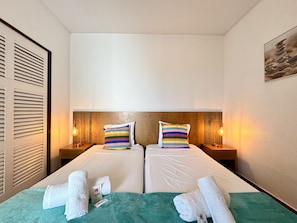 1 dormitorio y ropa de cama