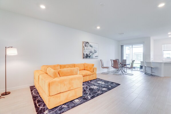 Apartment (3 Bedrooms) | Front of property