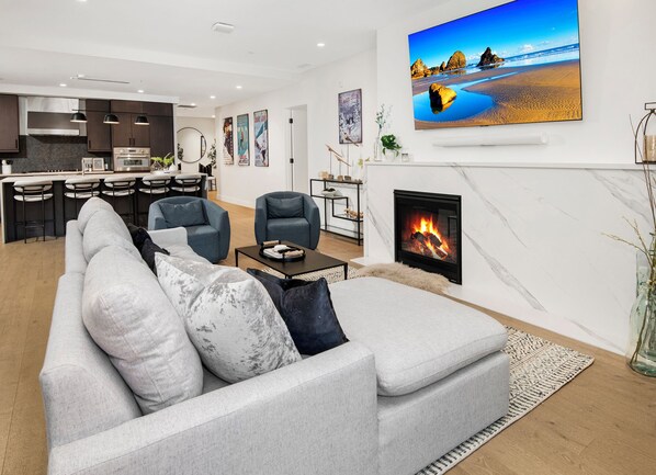 Smart TV, fireplace, offices