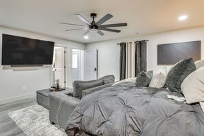 Interior - 5 Mi to Cambridge Square: Ooltewah Getaway! (Ooltewah)