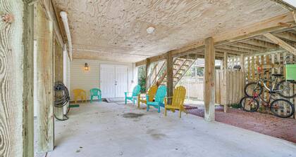 Walk to Beach & Boat Ramp: Home w/ Outdoor Area
