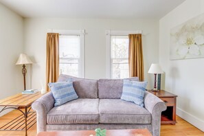 Apartment (2 Bedrooms) | Interior - 1/2 Mi to Pier: Wfh-friendly Apt in Maine! (Old Orchard Beach)