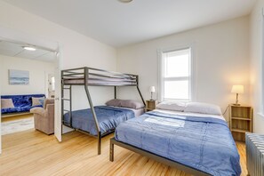 Apartment (2 Bedrooms) | Interior - 1/2 Mi to Ocean: Cozy Apt in Old Orchard Beach (Old Orchard Beach)