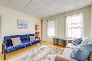 Apartment (2 Bedrooms) | Interior - 1/2 Mi to Ocean: Cozy Apt in Old Orchard Beach (Old Orchard Beach)