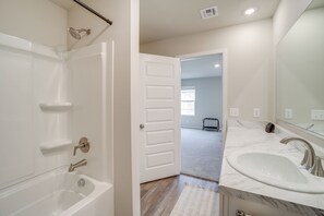 House (3 Bedrooms) | Interior - Family-friendly, Pets Welcome: Broken Arrow Gem! (Broken Arrow)