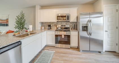 Family-friendly, Pets Welcome: Broken Arrow Gem!