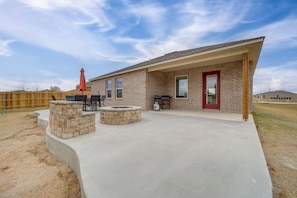 House (3 Bedrooms) | Interior - Family-friendly, Pets Welcome: Broken Arrow Gem! (Broken Arrow)