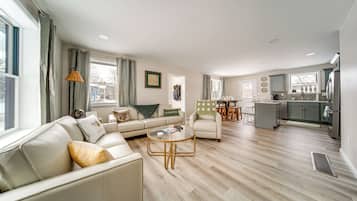 Cottage (2 Bedrooms) | Interior