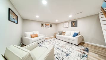 Cottage (2 Bedrooms) | Interior