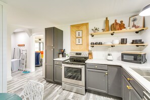 Interior - Walk to Casino: Home w/ Deck in Hot Springs! (Hot Springs)