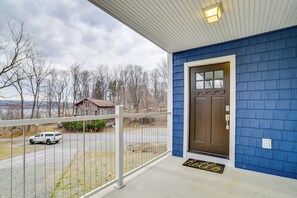 Apartment (0 Bedroom) | Interior - Seneca Lake Wine Trail Studio w/ Water View! (Hector)
