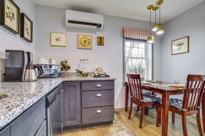 Apartment (0 Bedroom) | Interior - Seneca Lake Wine Trail Studio w/ Water View! (Hector)