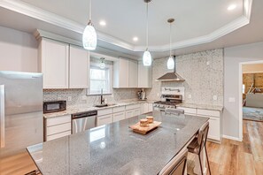 House (4 Bedrooms) | Interior