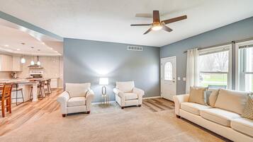 House (4 Bedrooms) | Interior