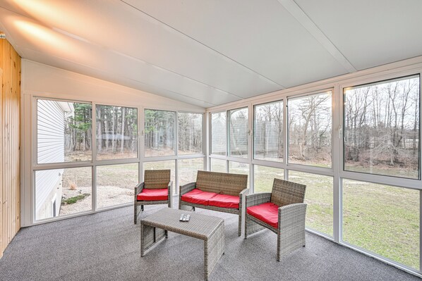 Interior - 3 Mi to Dtwn: Family-friendly Home in South Haven! (South Haven)