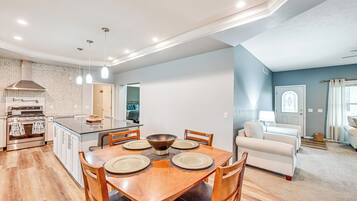 House (4 Bedrooms) | Interior