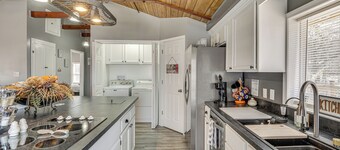 < 1/2 Mi to Marina: Missouri Lake Getaway