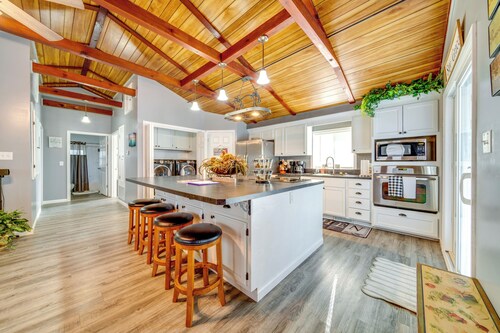 < 1/2 Mi to Marina: Missouri Lake Getaway