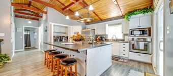 < 1/2 Mi to Marina: Missouri Lake Getaway