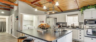 < 1/2 Mi to Marina: Missouri Lake Getaway