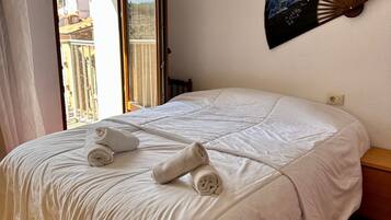 3 bedrooms, iron/ironing board, WiFi