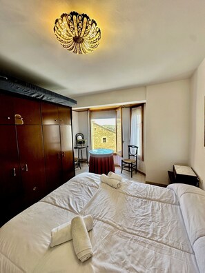 3 Schlafzimmer, BĂŒgeleisen/BĂŒgelbrett