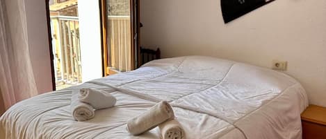 3 bedrooms, iron/ironing board, WiFi